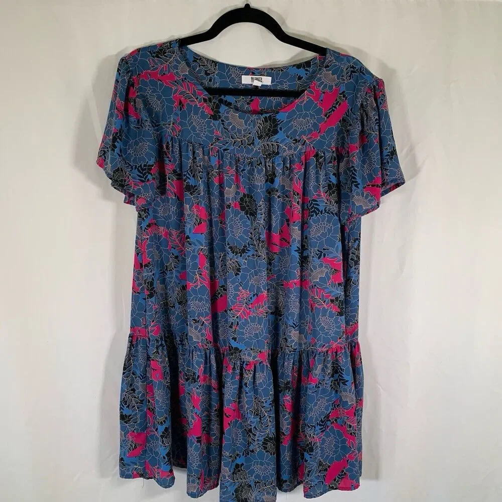 BB Dakota Knee Length Dress Women Small Blue Pink Floral Short Sleeve Round Neck